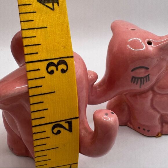 Vtg 1950’s Japan Pottery PINK ELEPHANT Trunk Up Good Luck Salt & Pepper Shakers - Picture 7 of 7